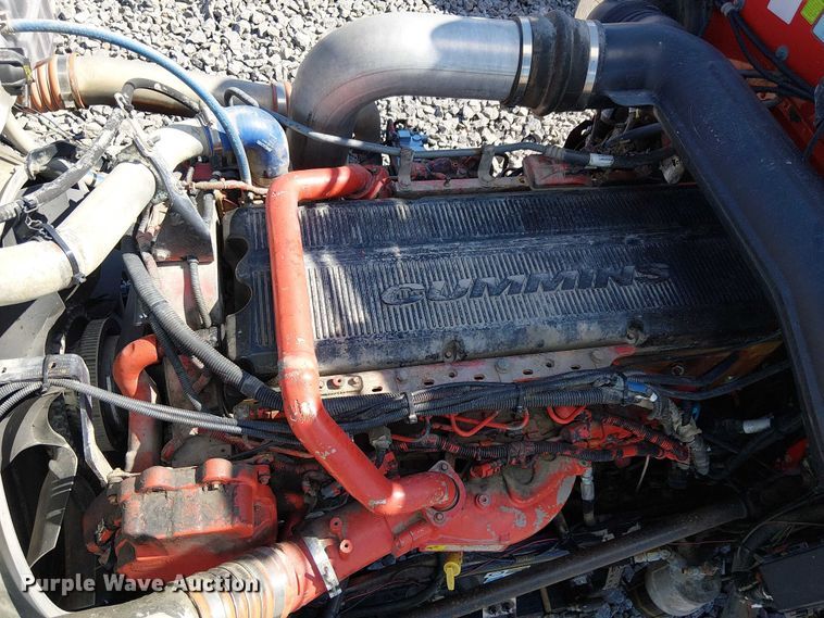 image for item YA2142 2015 Peterbilt 389 semi truck