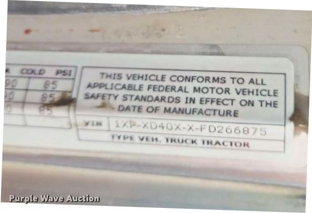 image for item YA2142 2015 Peterbilt 389 semi truck