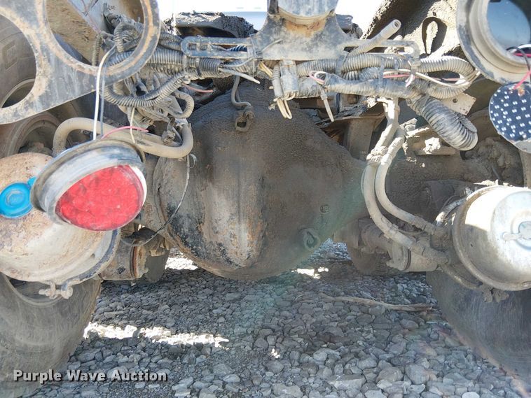 image for item YA2143 2013 Peterbilt 389 semi truck