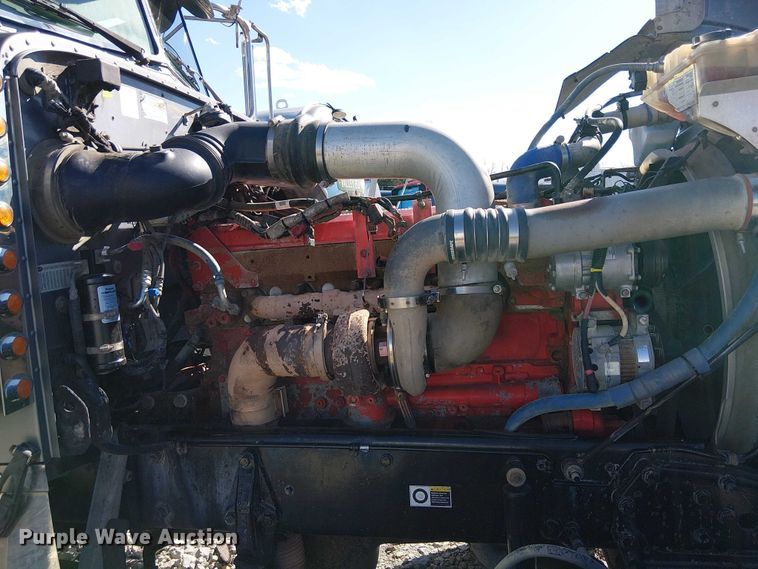 image for item YA2143 2013 Peterbilt 389 semi truck