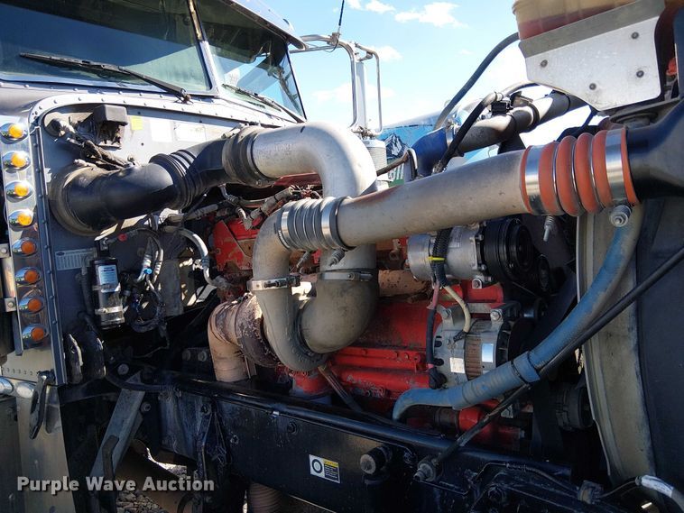 image for item YA2143 2013 Peterbilt 389 semi truck