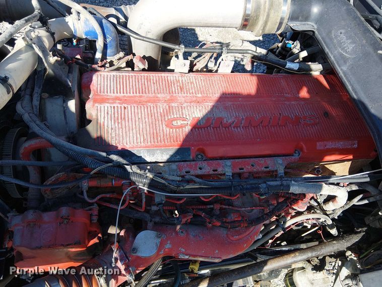 image for item YA2143 2013 Peterbilt 389 semi truck