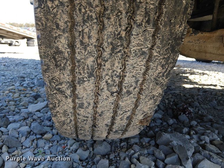 image for item YA2143 2013 Peterbilt 389 semi truck