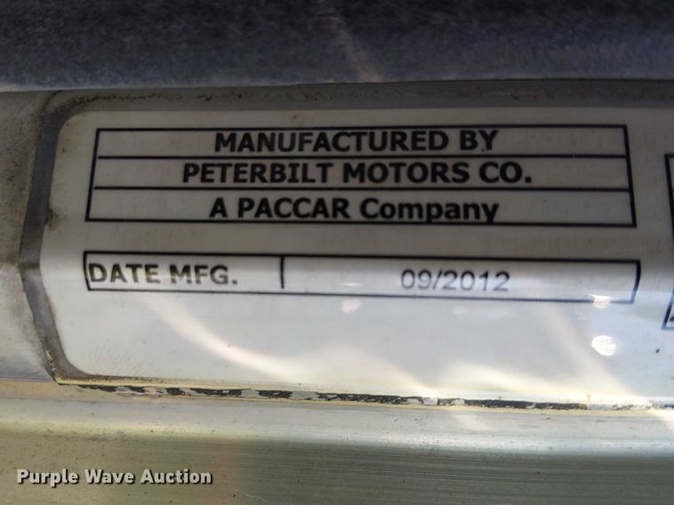 image for item YA2143 2013 Peterbilt 389 semi truck