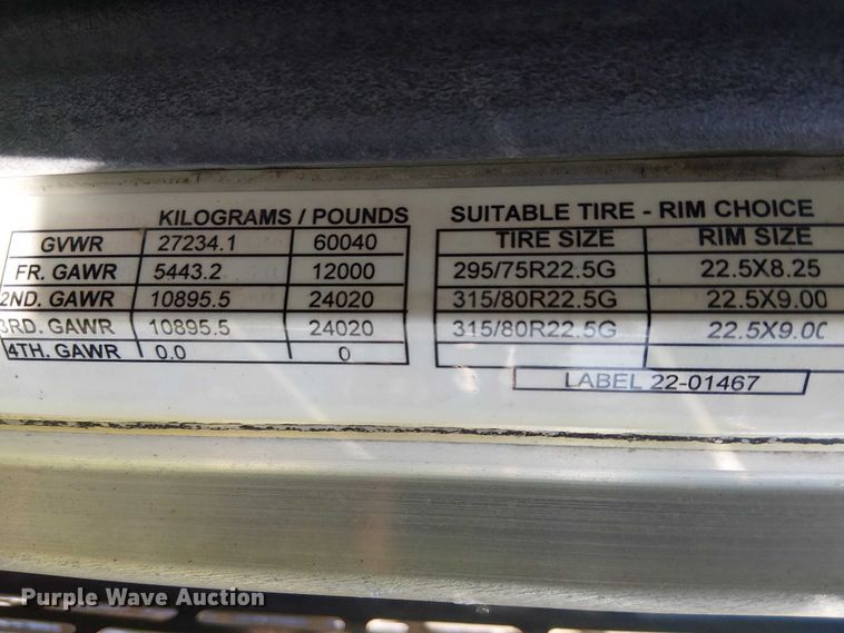 image for item YA2143 2013 Peterbilt 389 semi truck