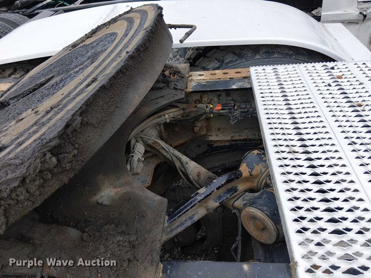 image for item YA2144 2018 Peterbilt 389 semi truck