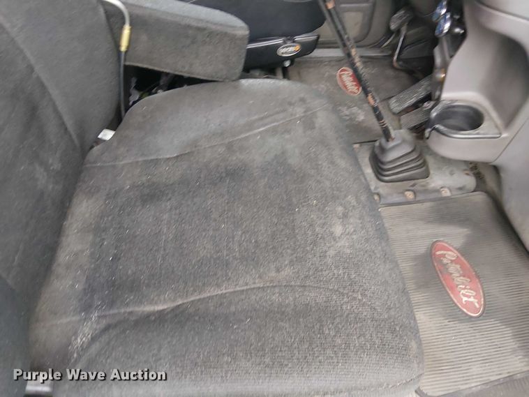 image for item YA2144 2018 Peterbilt 389 semi truck