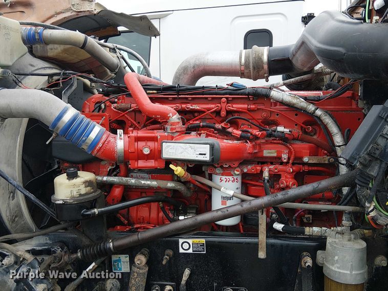 image for item YA2144 2018 Peterbilt 389 semi truck