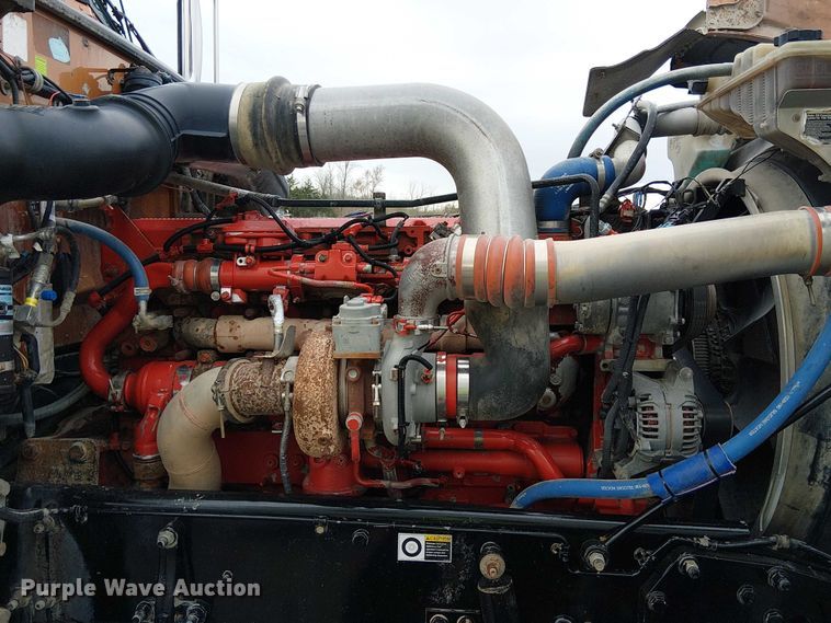 image for item YA2144 2018 Peterbilt 389 semi truck