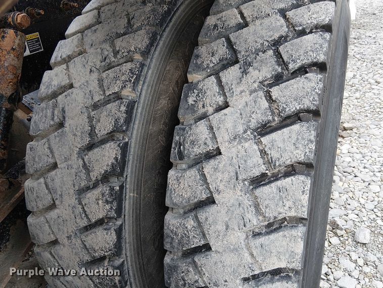 image for item YA2144 2018 Peterbilt 389 semi truck