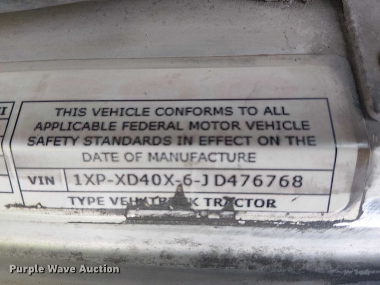 image for item YA2144 2018 Peterbilt 389 semi truck