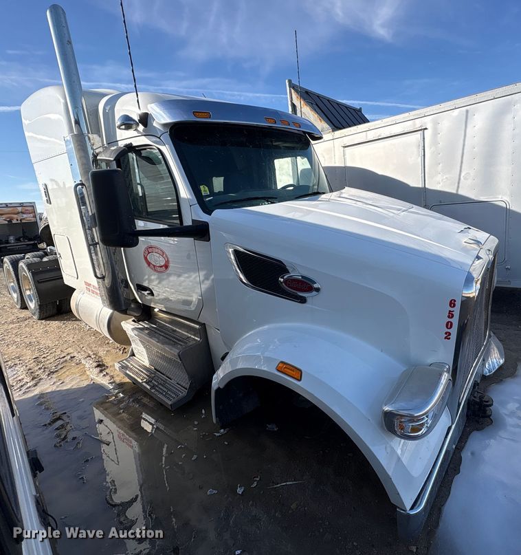 image for item YA2151 2025 Peterbilt 567 semi truck