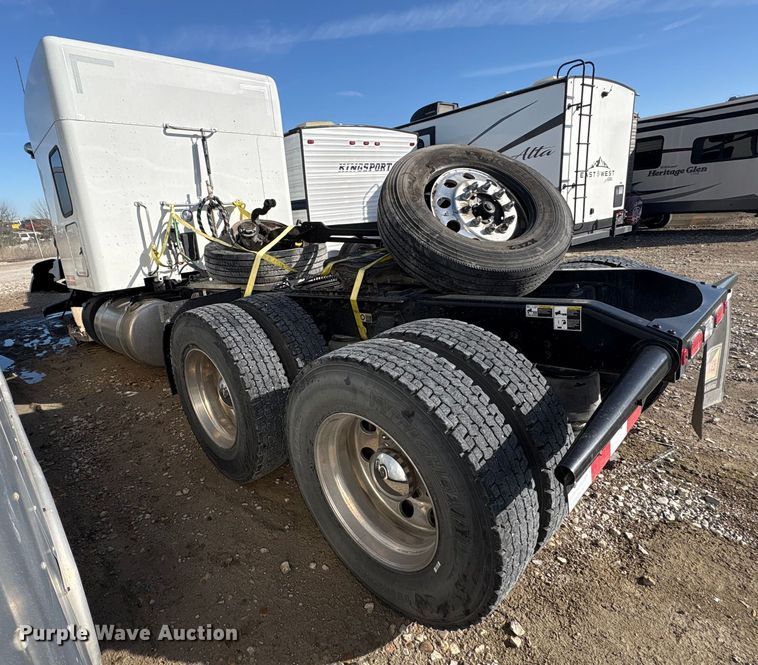 image for item YA2151 2025 Peterbilt 567 semi truck