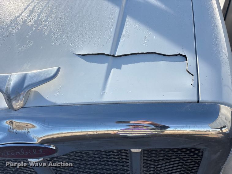 image for item YA2151 2025 Peterbilt 567 semi truck