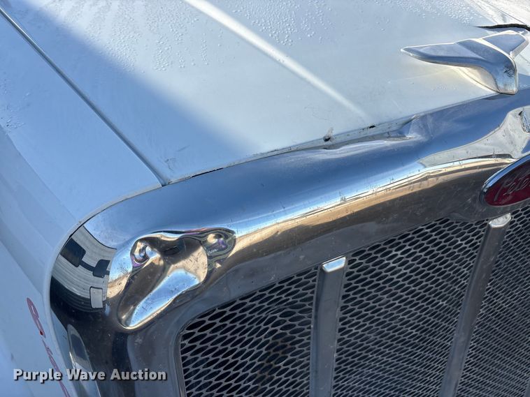 image for item YA2151 2025 Peterbilt 567 semi truck