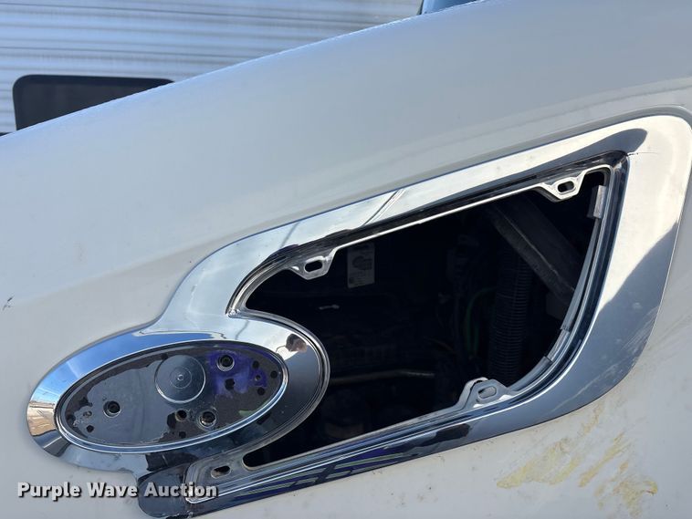 image for item YA2151 2025 Peterbilt 567 semi truck