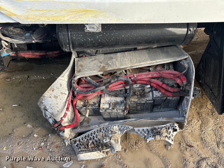 image for item YA2151 2025 Peterbilt 567 semi truck