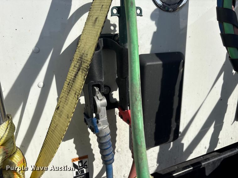 image for item YA2151 2025 Peterbilt 567 semi truck