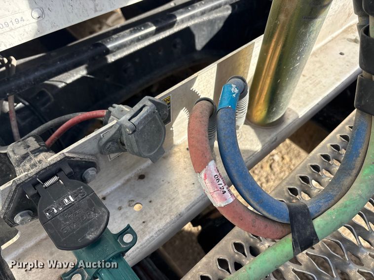 image for item YA2151 2025 Peterbilt 567 semi truck