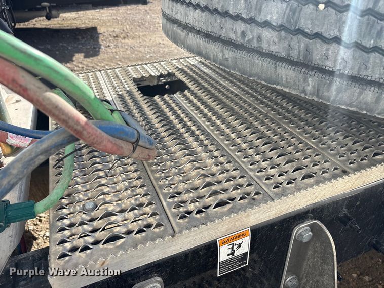 image for item YA2151 2025 Peterbilt 567 semi truck