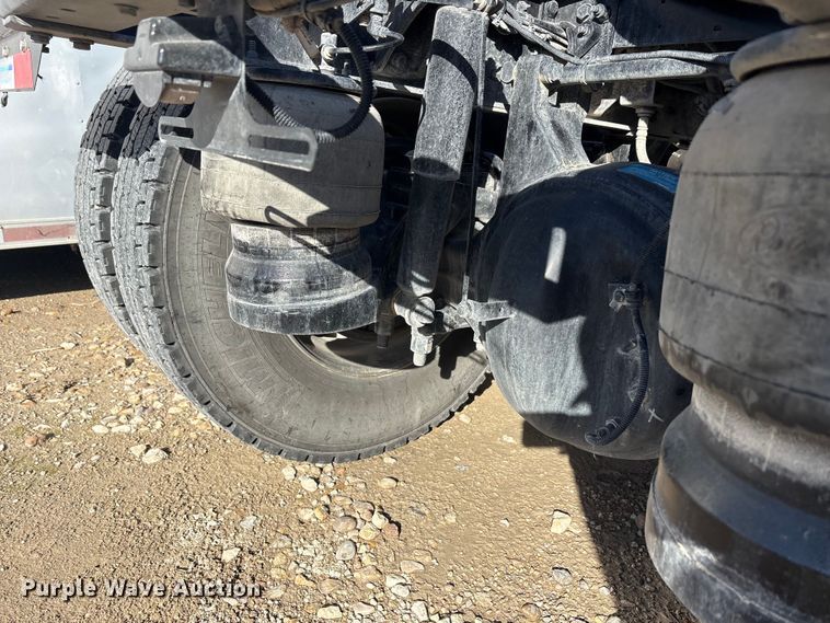 image for item YA2151 2025 Peterbilt 567 semi truck