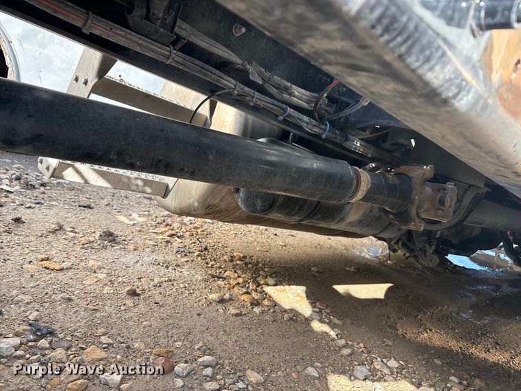 image for item YA2151 2025 Peterbilt 567 semi truck