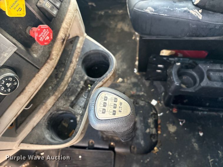 image for item YA2151 2025 Peterbilt 567 semi truck