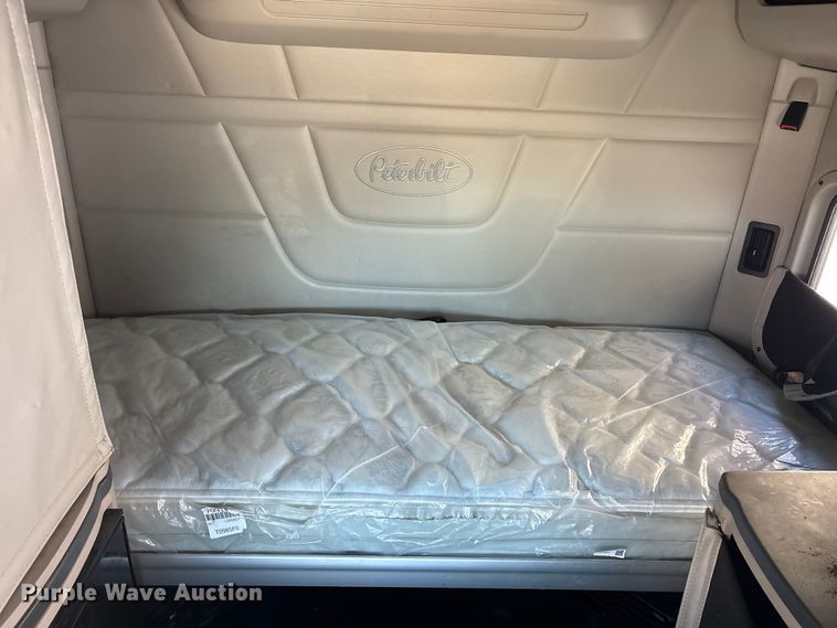 image for item YA2151 2025 Peterbilt 567 semi truck