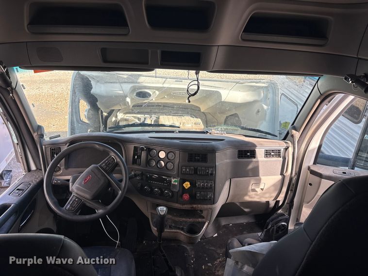 image for item YA2151 2025 Peterbilt 567 semi truck