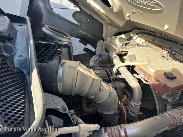 image for item YA2151 2025 Peterbilt 567 semi truck