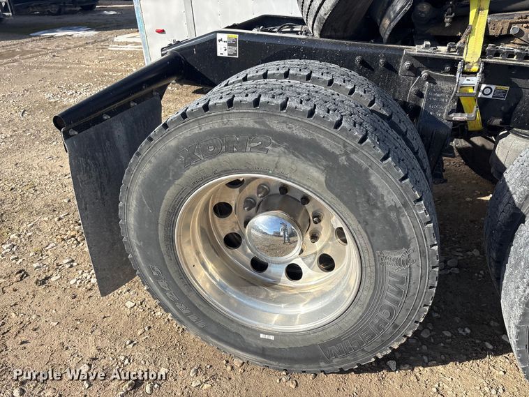 image for item YA2151 2025 Peterbilt 567 semi truck