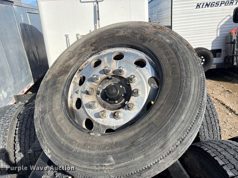 image for item YA2151 2025 Peterbilt 567 semi truck