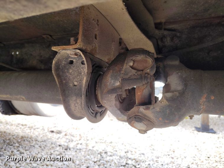 image for item YA2158 2005 Freightliner FLD semi truck