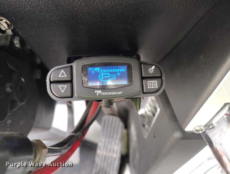 image for item YA2158 2005 Freightliner FLD semi truck