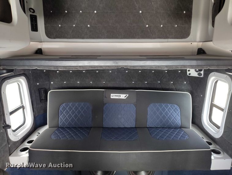 image for item YA2158 2005 Freightliner FLD semi truck