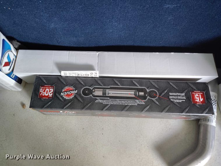 image for item YA2158 2005 Freightliner FLD semi truck