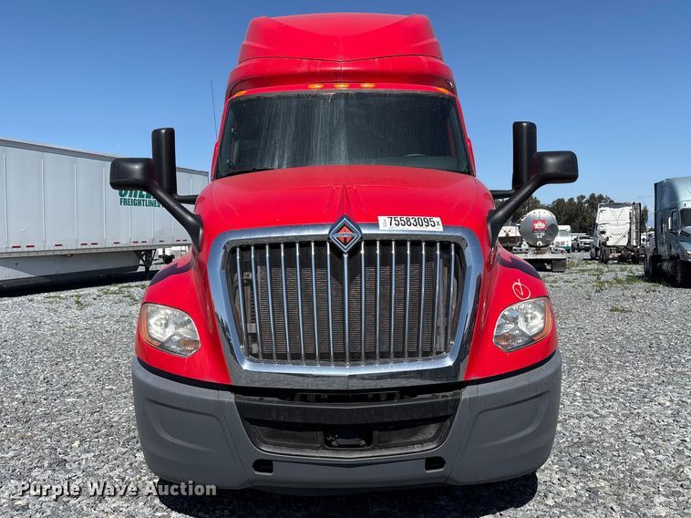 image for item YA2193 2020 International LT625 semi truck