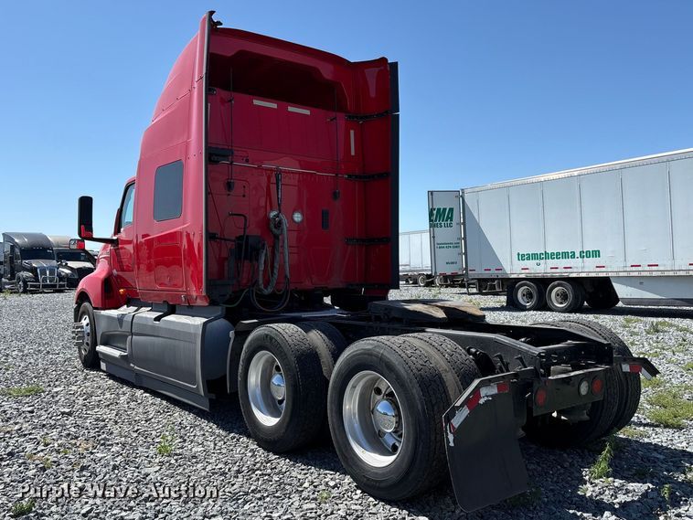 image for item YA2193 2020 International LT625 semi truck