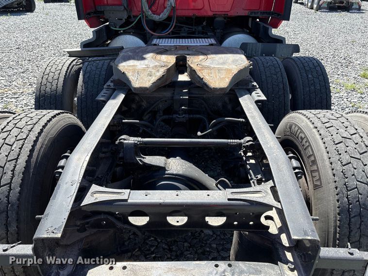 image for item YA2193 2020 International LT625 semi truck