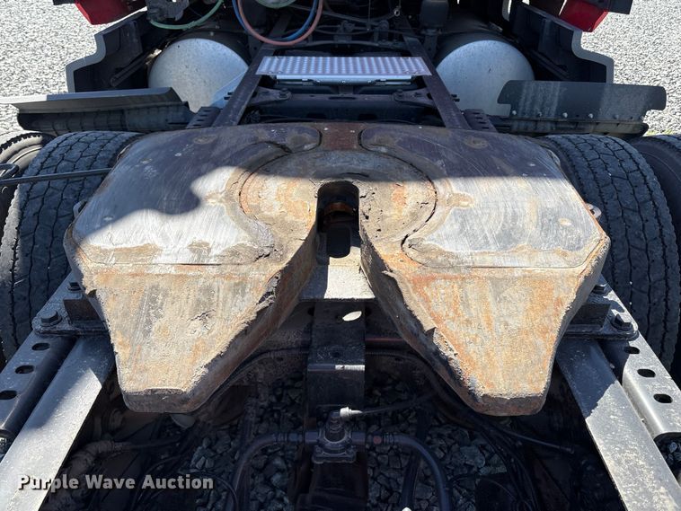 image for item YA2193 2020 International LT625 semi truck