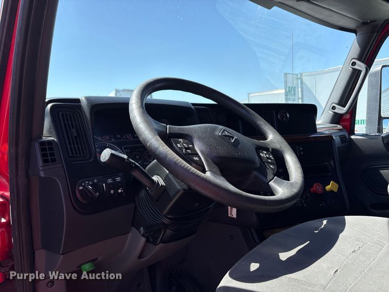 image for item YA2193 2020 International LT625 semi truck