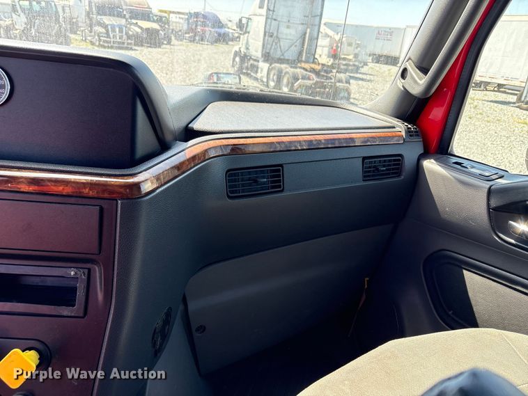 image for item YA2193 2020 International LT625 semi truck