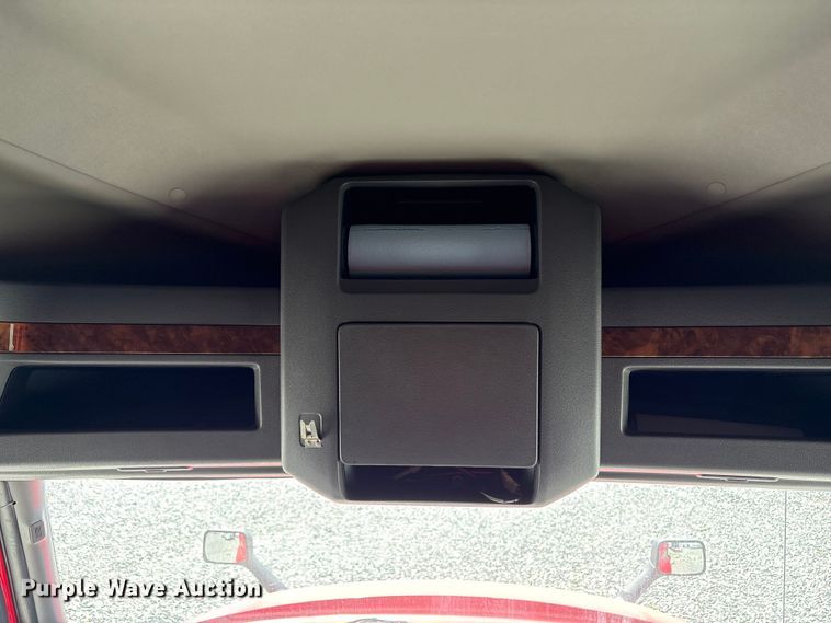 image for item YA2193 2020 International LT625 semi truck