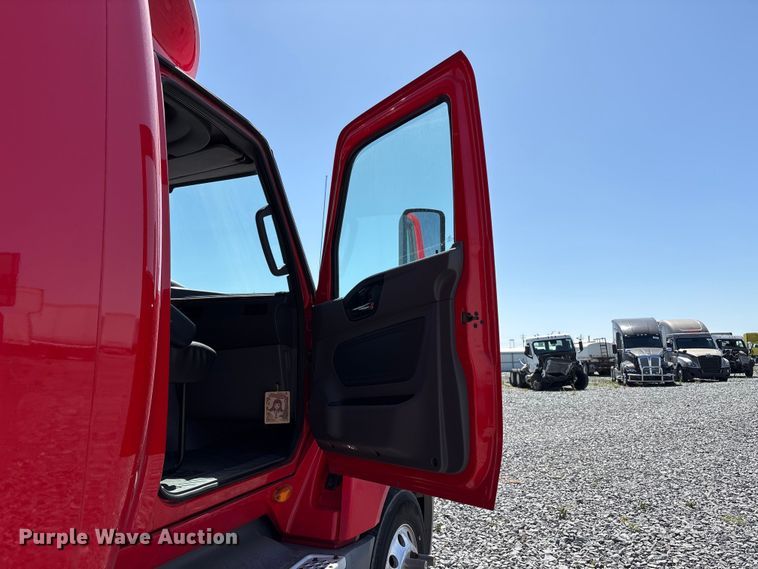 image for item YA2193 2020 International LT625 semi truck