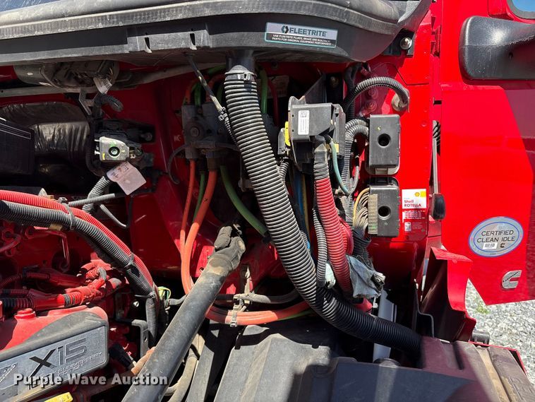 image for item YA2193 2020 International LT625 semi truck