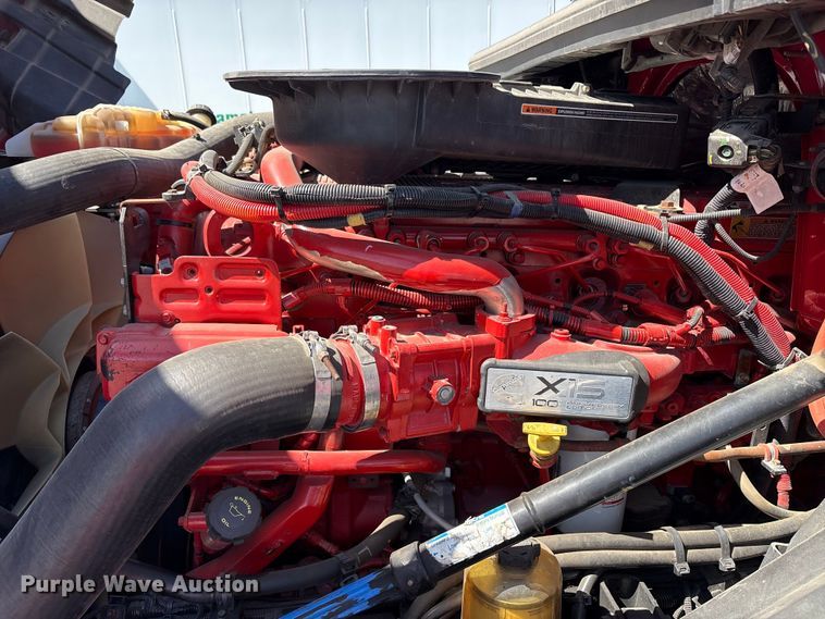 image for item YA2193 2020 International LT625 semi truck