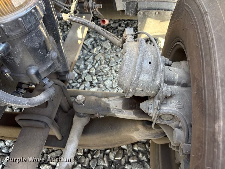 image for item YA2193 2020 International LT625 semi truck