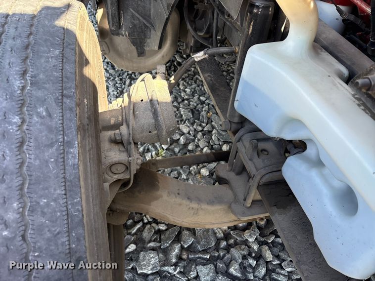 image for item YA2193 2020 International LT625 semi truck