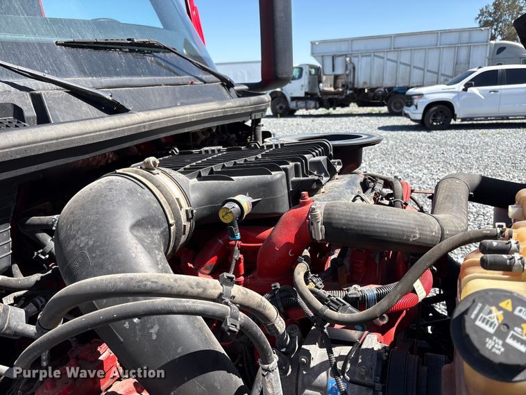 image for item YA2193 2020 International LT625 semi truck