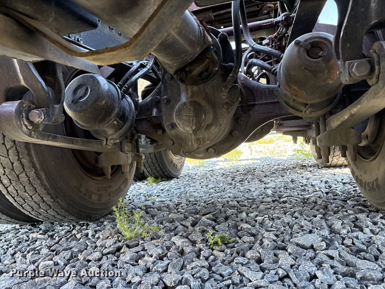 image for item YA2193 2020 International LT625 semi truck